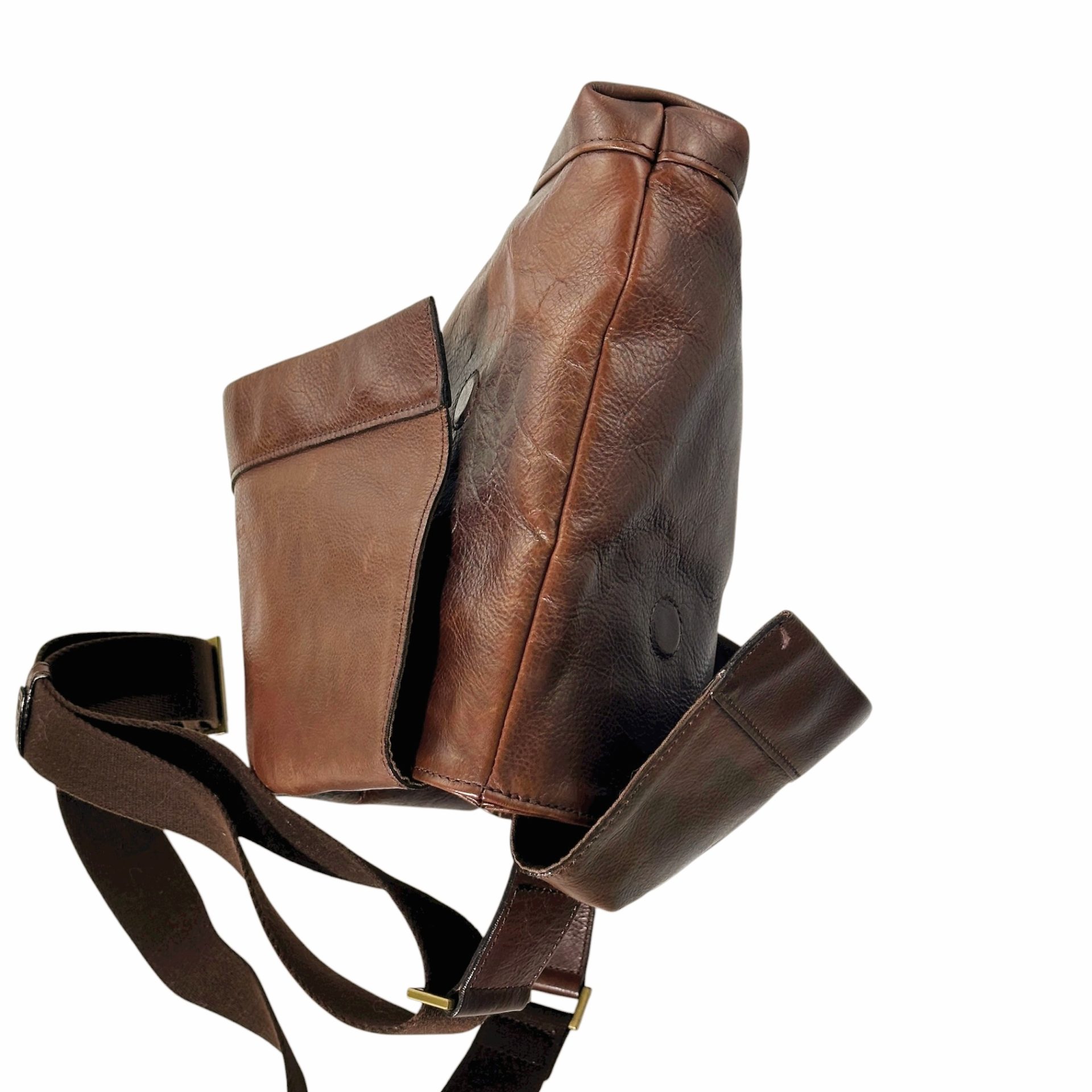 Burberry Triple Pocket Leather Crossbody Bag - Image 5