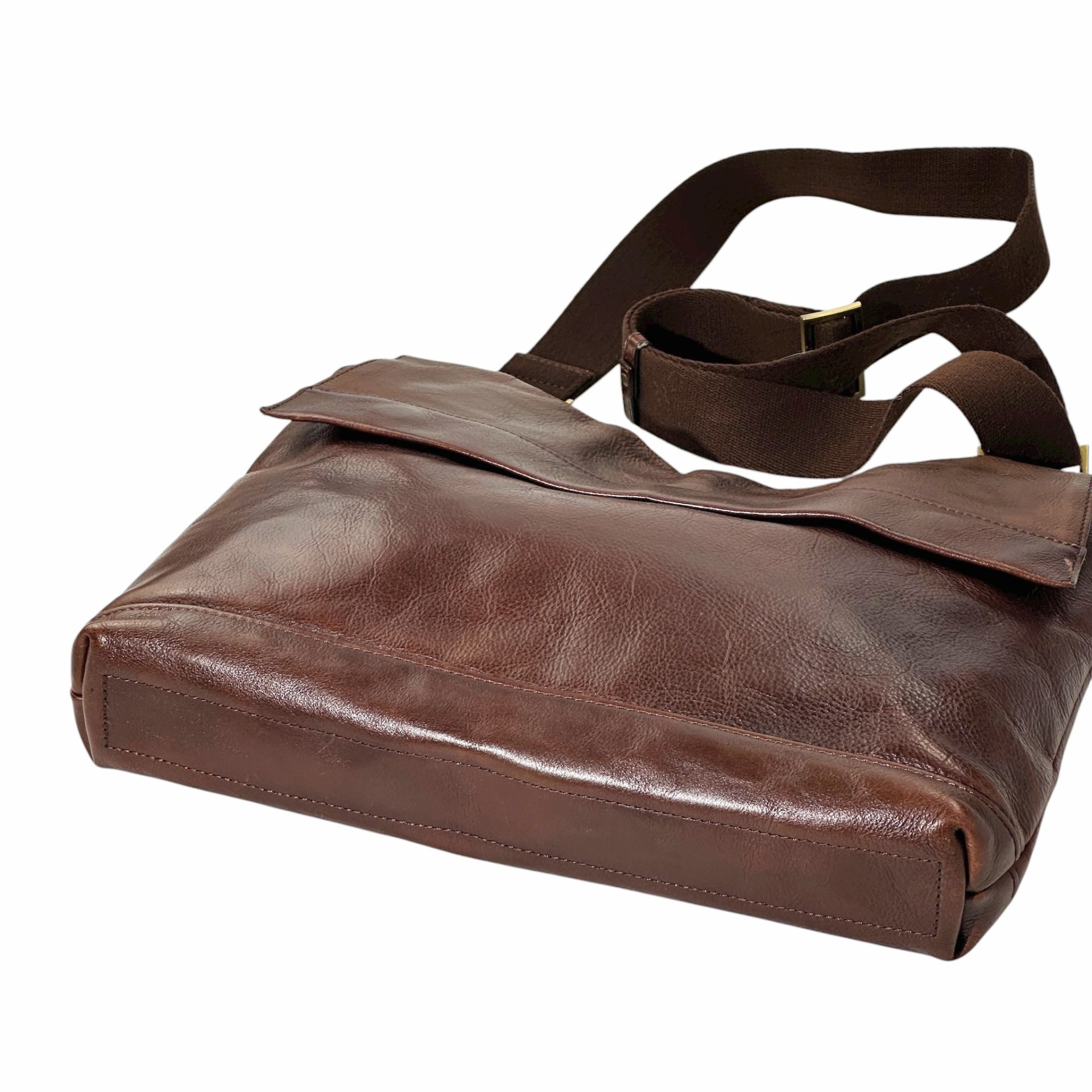 Burberry Triple Pocket Leather Crossbody Bag - Image 6