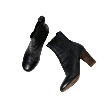 Valentino Rockstud Leather Chelsea Boots 37